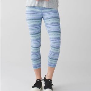 Lululemon Wunder Under Crop III Space Dye Twist Lullaby Ray sz 6 - very good